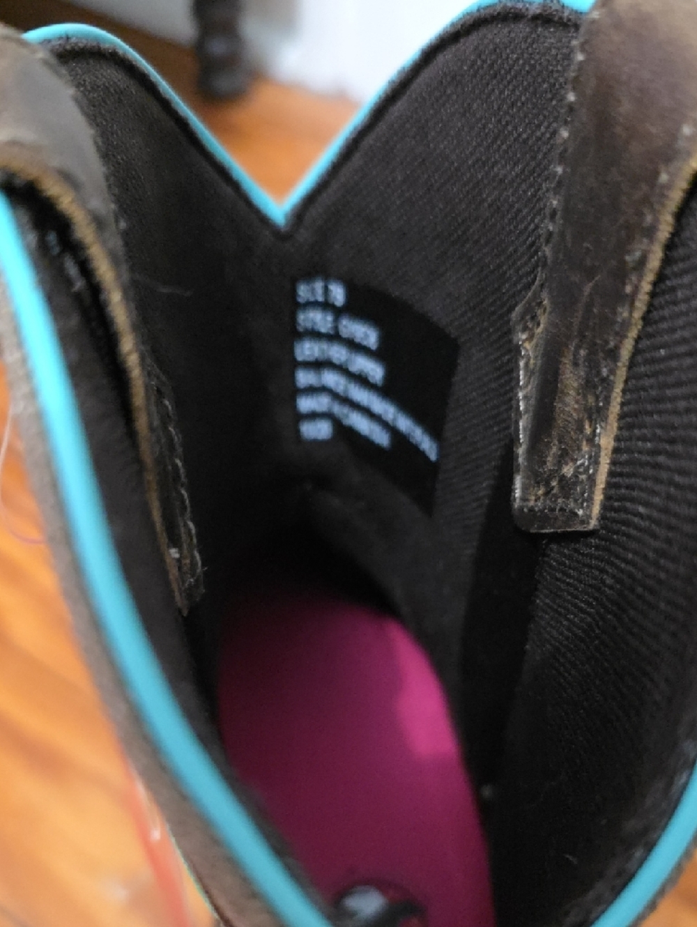 Justin Boots Women's Boots with Turquoise Trim - Picture 3 of 5